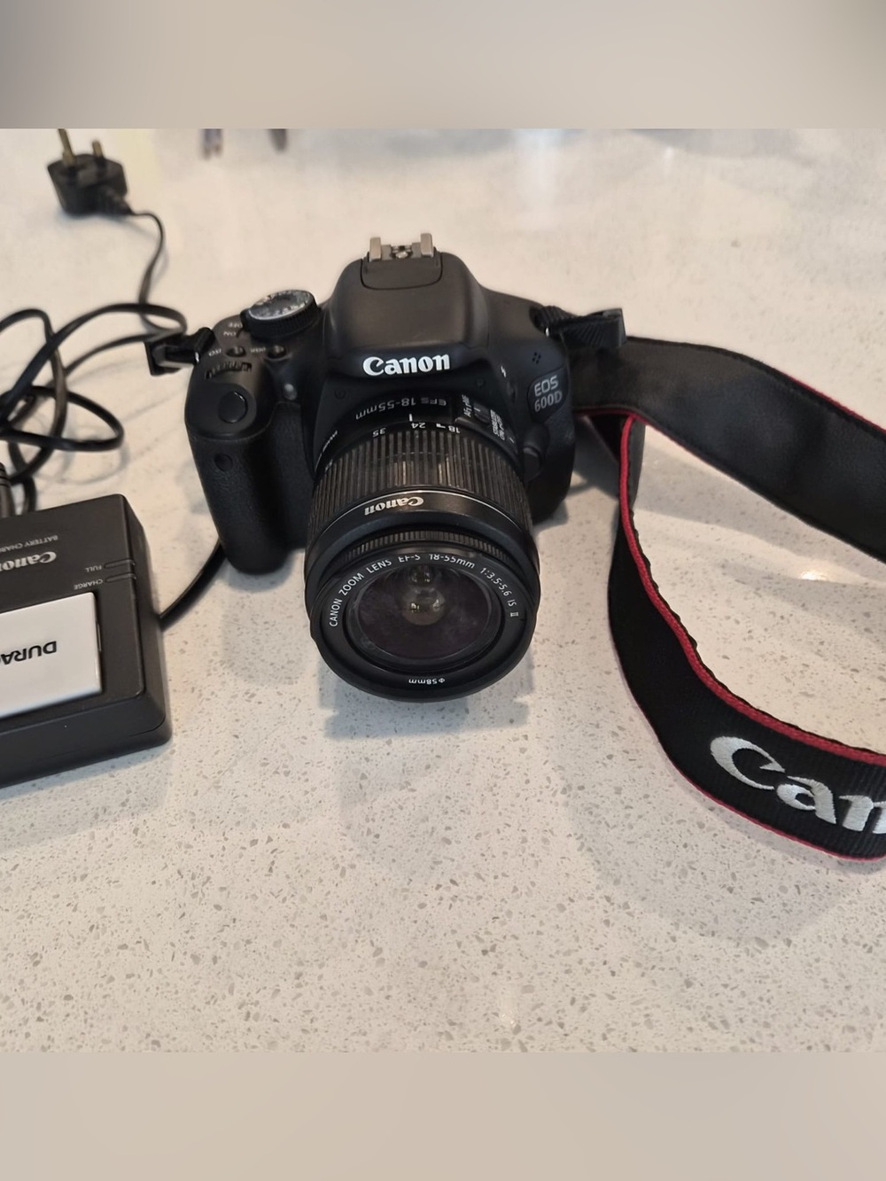 Canon EOS 600D DSLR Camera in Black with EF-S 18-55mm Lens - Excellent Condition